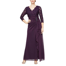 Tiffany *échantillon et taille 18* - robe longue avec haut en dentelle à manches 3/4 et jupe de en tissus de haute qualité stretch à volant