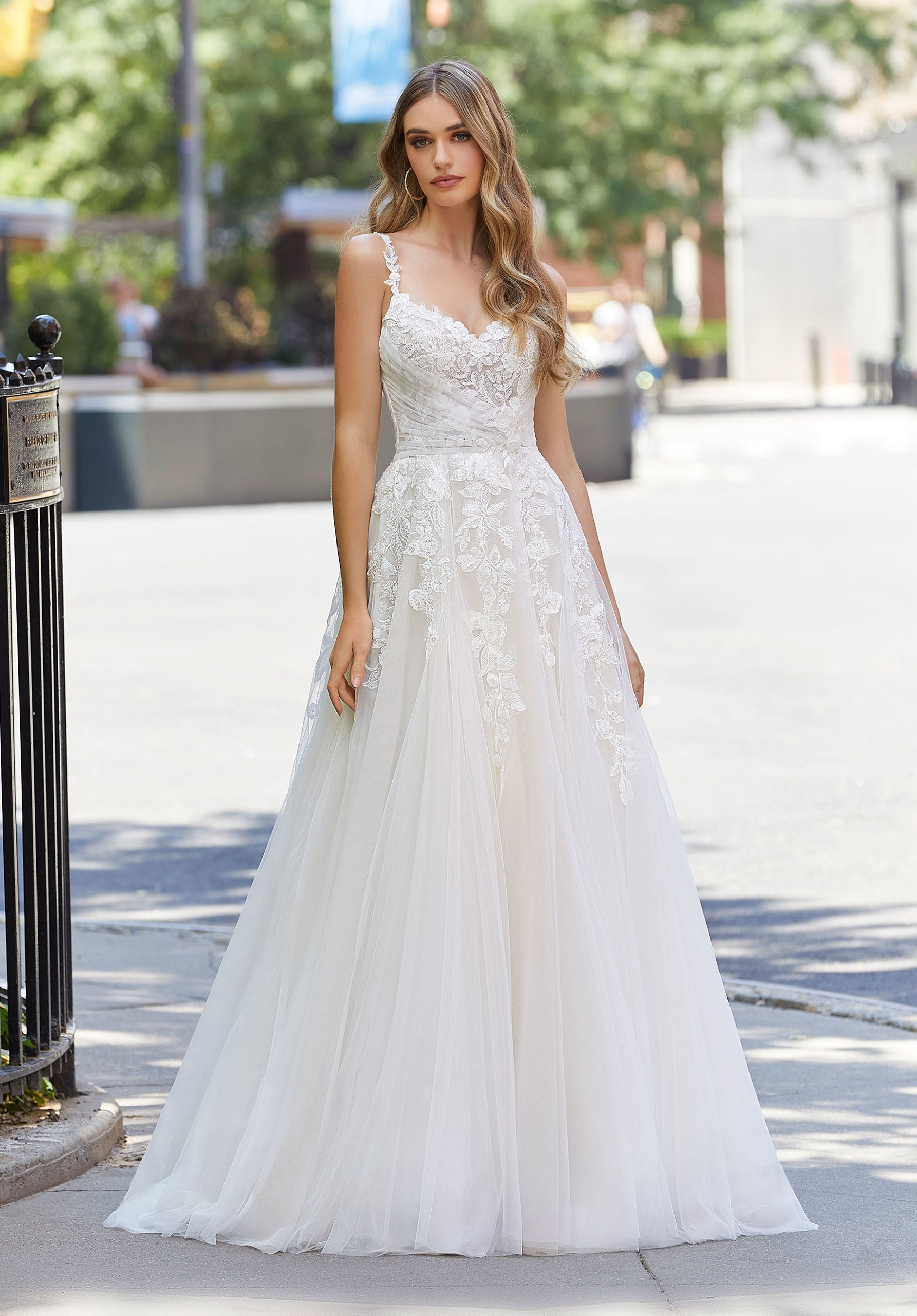 Magnolia *plus size* - A line wedding dress with lace straps